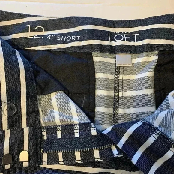 Women’s Ann Taylor Khaki Shorts Size 12 Navy Blue Cotton 4” Chino - Picture 5 of 6